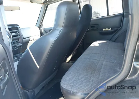 2000 Jeep Cherokee Sport from USA, damaged, VIN 1J4FF48S7YL185111